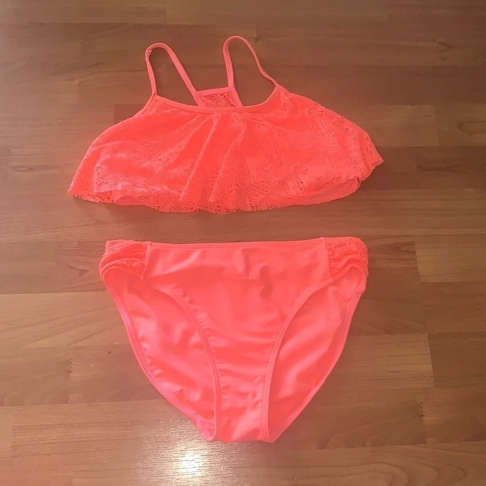 SO girls 2 pieces swimsuit with crochet like material Size 14